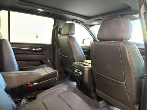 Used 2023 GMC Yukon XL Denali image 33