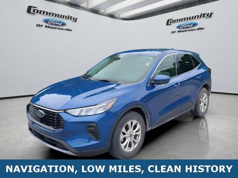 Used 2023 Ford Escape Active w/ Tech Pack #2 AWD/4WD image 10