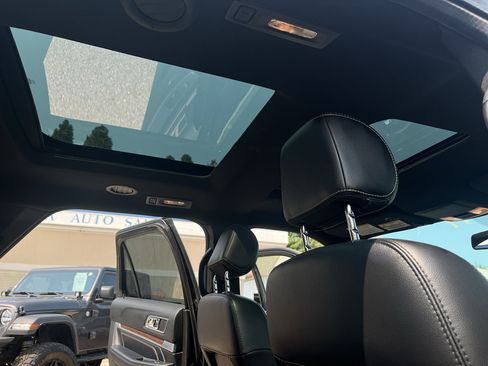 Used 2017 Ford Explorer Limited AWD/4WD image 23