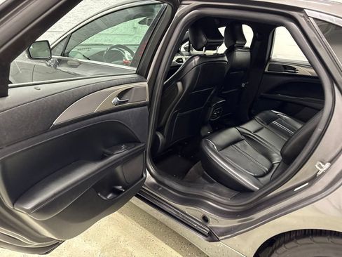 Used 2020 Lincoln MKZ FWD image 27