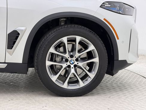 Used 2025 BMW X5 xDrive40i w/ Climate Comfort Package image 12