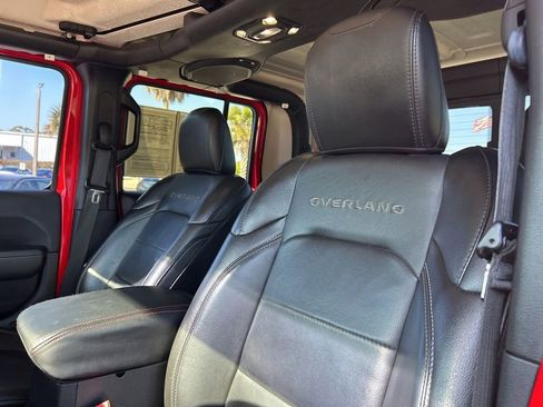 Used 2020 Jeep Gladiator Overland image 14