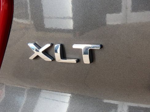 Used 2018 Ford Explorer XLT w/ Equipment Group 202A image 19