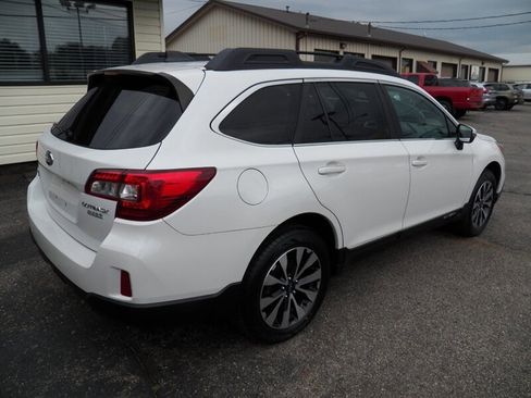 Used 2017 Subaru Outback 2.5i Limited AWD/4WD image 4
