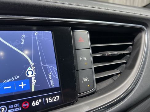 Used 2024 Buick Enclave Premium image 34