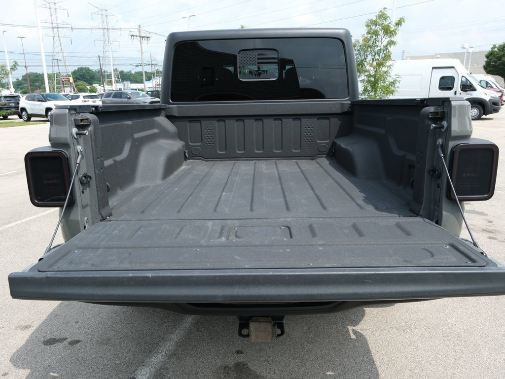 Used 2023 Jeep Gladiator Rubicon w/ Cold Weather Group AWD/4WD image 34
