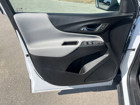 Used 2022 Chevrolet Equinox LT AWD/4WD image 13