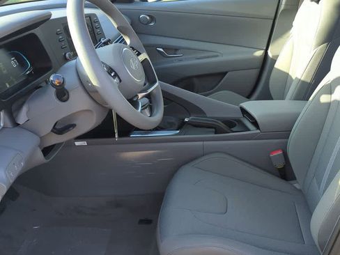 New 2026 Hyundai Elantra SE image 16