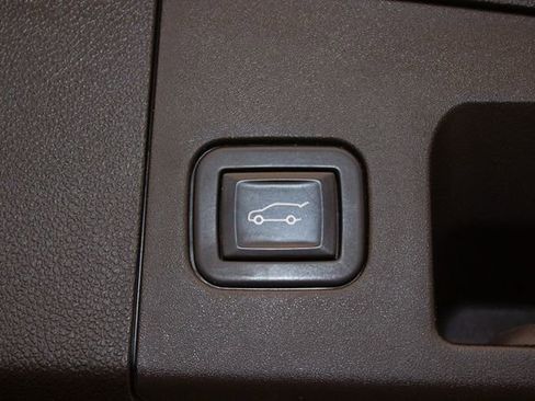 Used 2023 Cadillac XT4 Premium Luxury w/ Enhanced Visibility Package image 15