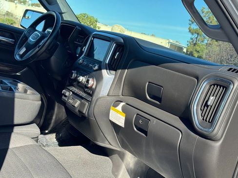 Used 2021 GMC Sierra 1500 SLE w/ Preferred Package image 29