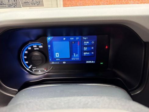 Used 2023 Ford Bronco Badlands image 15