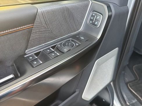 Used 2024 Ford F250 Platinum image 9