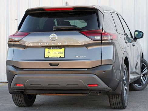 Used 2021 Nissan Rogue SL w/ Premium Package image 4