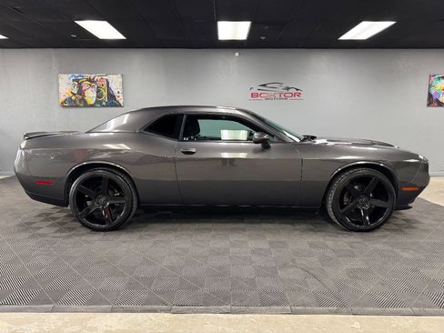 Used 2020 Dodge Challenger SXT image 17