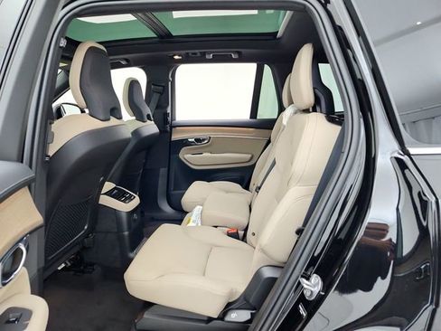 New 2026 Volvo XC90 T8 Plus w/ Protection Package Premier AWD/4WD image 28