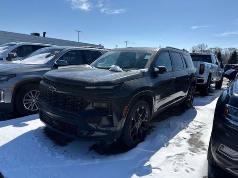 Used 2025 Chevrolet Traverse RS w/ LPO, Floor Liner Package image 3