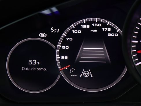 Used 2020 Porsche Cayenne Turbo image 21