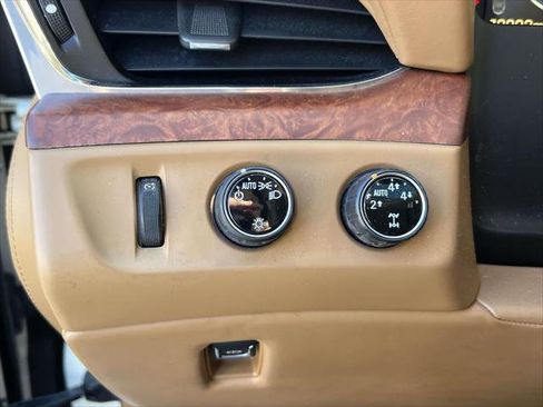 Used 2015 Cadillac Escalade ESV Platinum AWD/4WD image 21