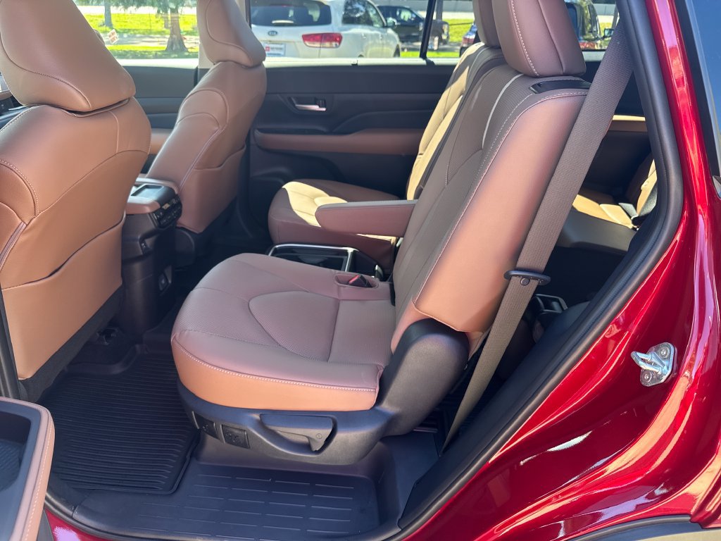 Certified 2026 Toyota Grand Highlander AWD image 30