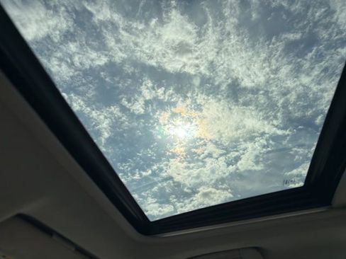 Used 2011 Toyota Camry LE image 10