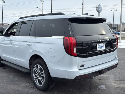 Used 2025 Ford Expedition Active image 7