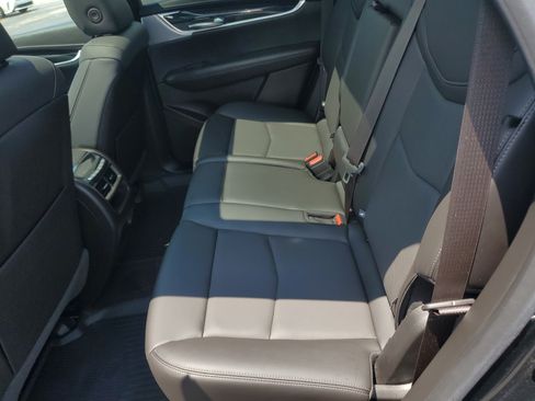 Used 2023 Cadillac XT5 Premium Luxury w/ Technology Package AWD/4WD image 12