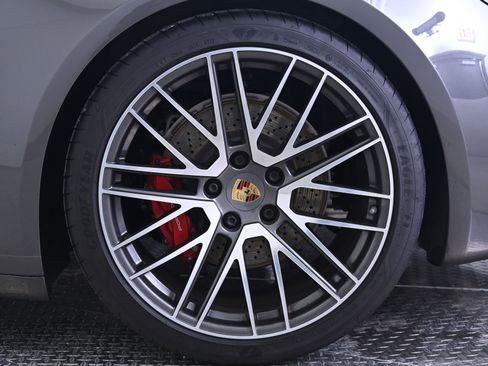 Used 2022 Porsche 911 Targa 4S image 15