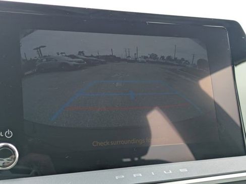 Used 2025 Toyota Prius LE image 25