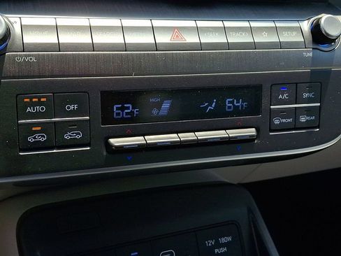 Used 2024 Hyundai Kona Limited AWD/4WD image 18