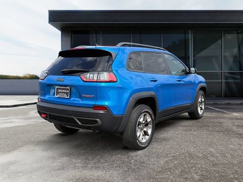 Used 2019 Jeep Cherokee Trailhawk w/ Cold Weather Group AWD/4WD image 5