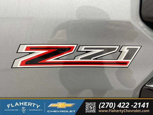 Used 2025 Chevrolet Colorado Z71 w/ Technology Package AWD/4WD image 18