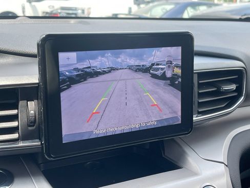 Used 2023 Ford Explorer XLT w/ Equipment Group 202A AWD/4WD image 22