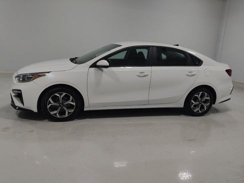 Used 2021 Kia Forte LXS image 2