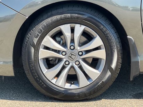 Used 2015 Honda Civic SE image 28