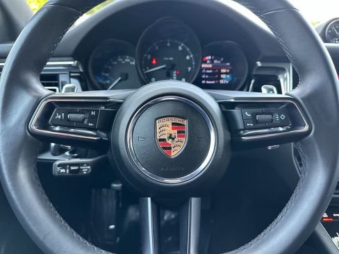 Certified 2025 Porsche Macan AWD/4WD image 25