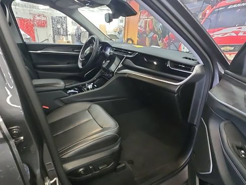 Used 2022 Jeep Grand Cherokee Limited 4xe AWD/4WD image 15