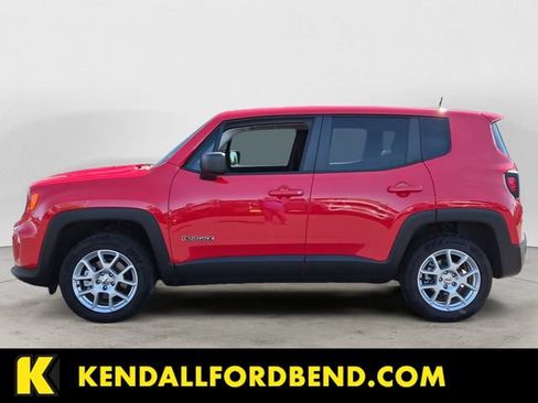 Used 2023 Jeep Renegade Latitude AWD/4WD image 2