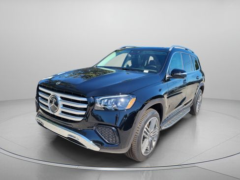 Certified 2026 Mercedes-Benz GLS 450 4MATIC image 2