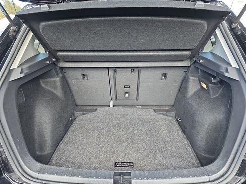 Certified 2023 Volkswagen Taos SE image 12