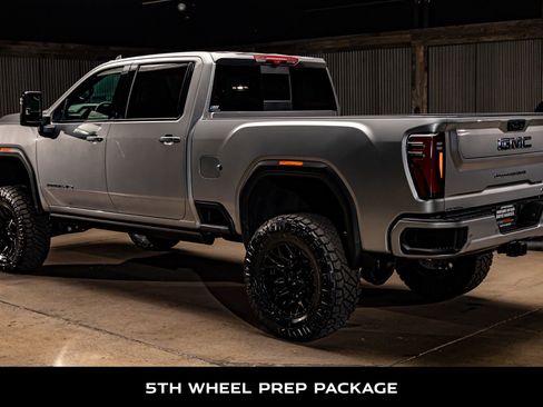 Used 2025 GMC Sierra 2500 AT4 image 7