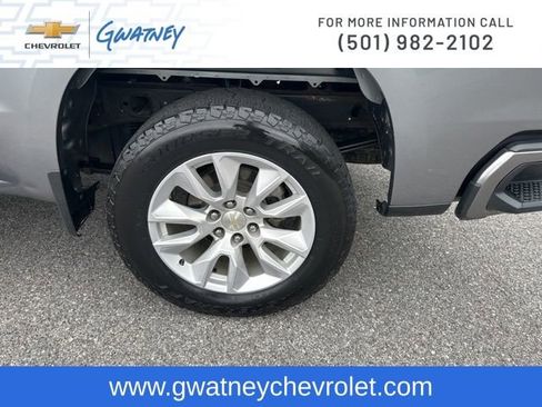 Used 2020 Chevrolet Silverado 1500 Custom w/ Custom Value Package AWD/4WD image 10