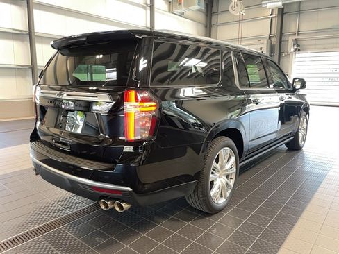 Used 2024 Chevrolet Suburban High Country image 27