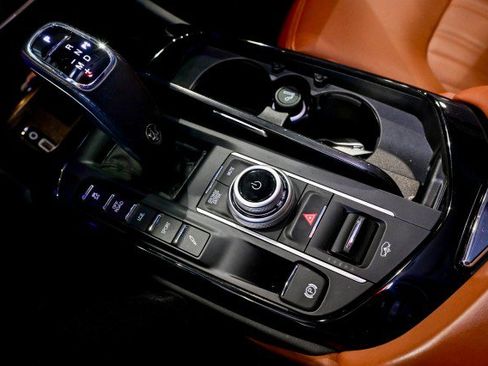 Used 2022 Maserati Levante GT image 32