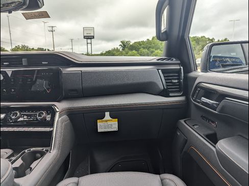 New 2026 GMC Sierra 1500 AT4 w/ AT4 Premium Package AWD/4WD image 4