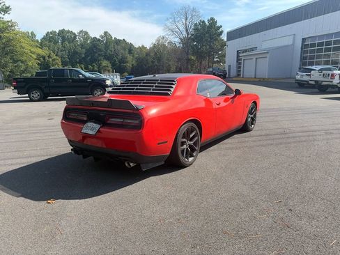 Used 2021 Dodge Challenger SXT w/ Driver Convenience Group RWD image 5