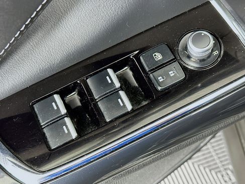 Used 2019 MAZDA CX-9 Touring w/ Touring Premium Package image 15