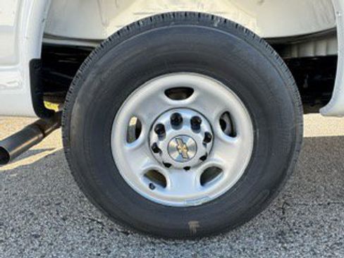 New 2025 Chevrolet Express 2500 w/ Driver Convenience Package image 9