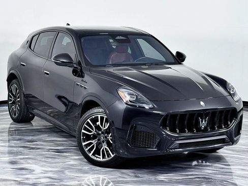 Used 2023 Maserati Grecale Modena AWD/4WD image 3