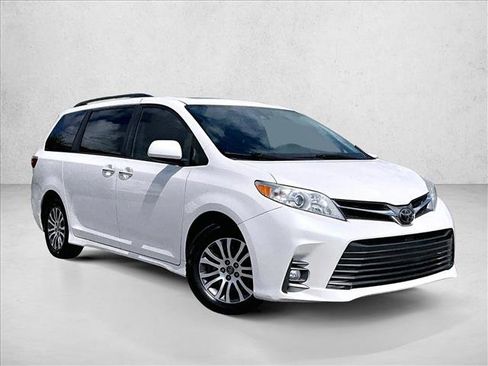 Used 2020 Toyota Sienna XLE FWD image 11