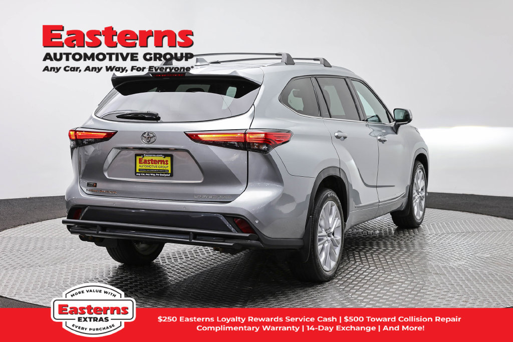 Used 2021 Toyota Highlander Limited AWD/4WD image 6